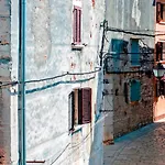 Augusta Διαμέρισμα Ρόβινι