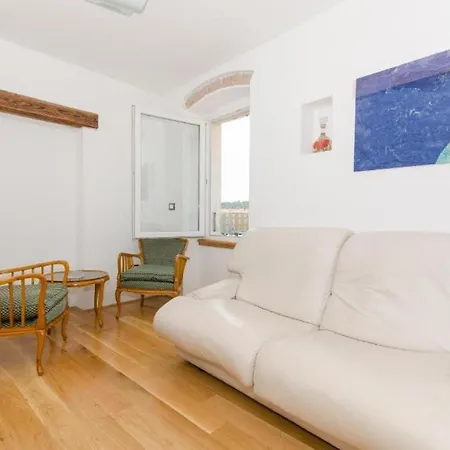 Apartament Augusta *